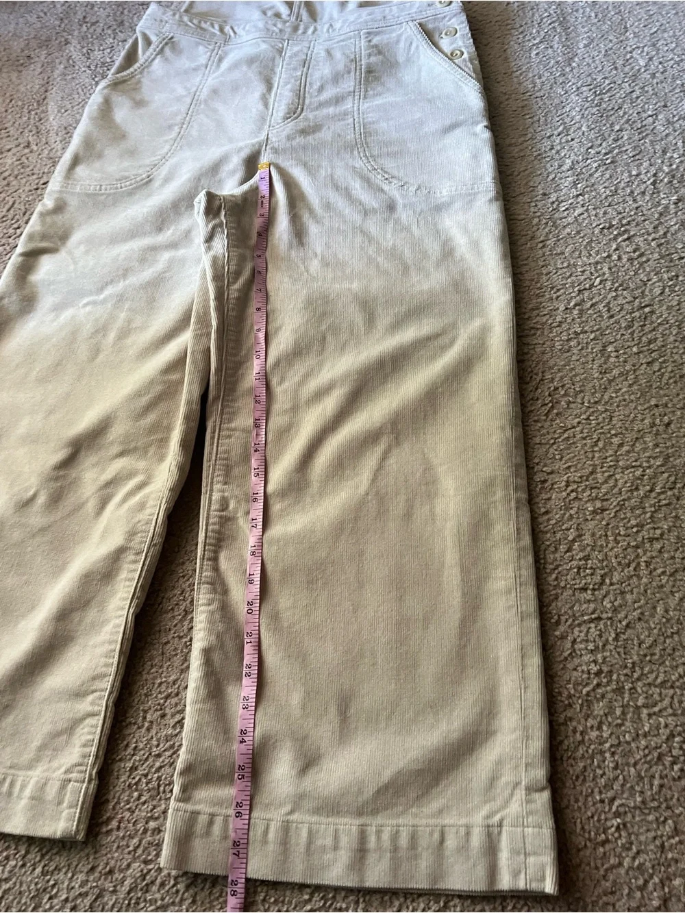 Patagonia Women's Sz 8 Stand Up Cropped Corduroy Overalls in Beige/Tan Wide Leg